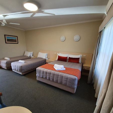 Club Motor Inn Narrabri Zewnętrze zdjęcie