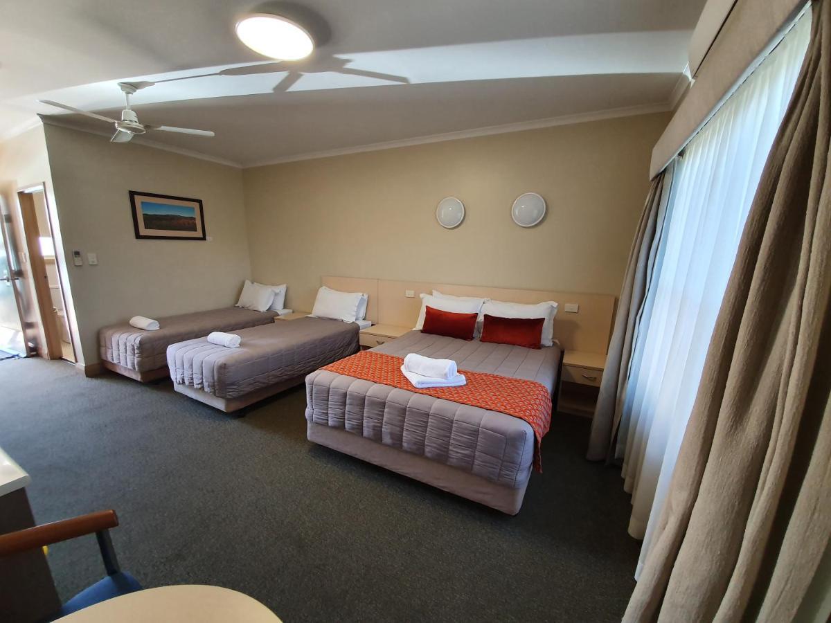 Club Motor Inn Narrabri Zewnętrze zdjęcie