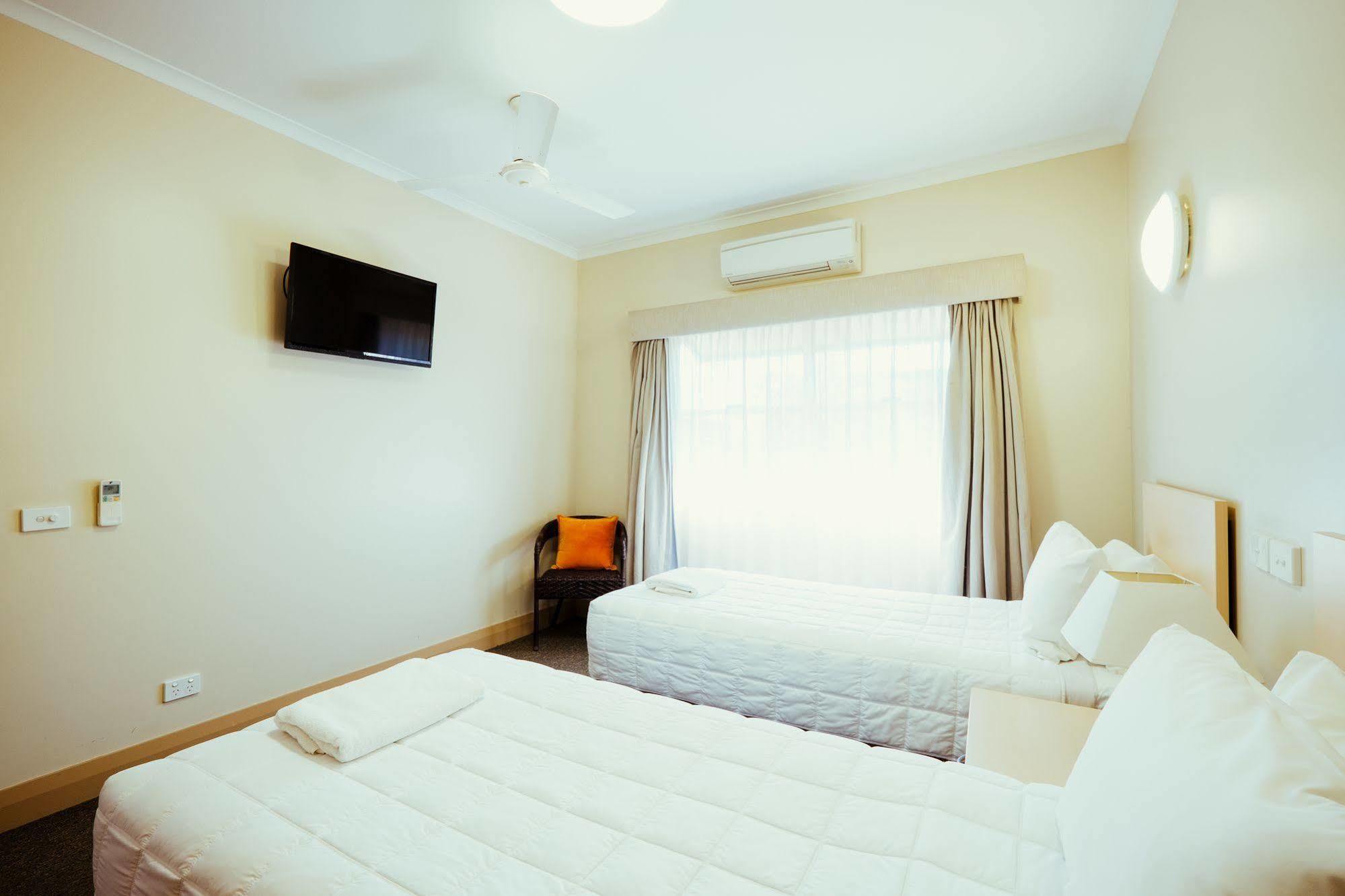 Club Motor Inn Narrabri Zewnętrze zdjęcie